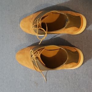 Two tone causal shoes